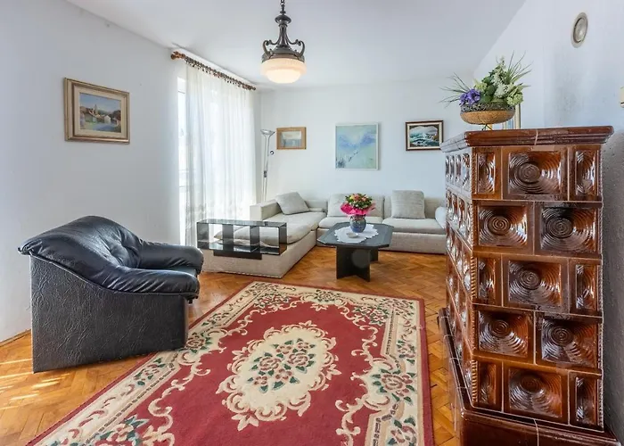 Apartment Mira \