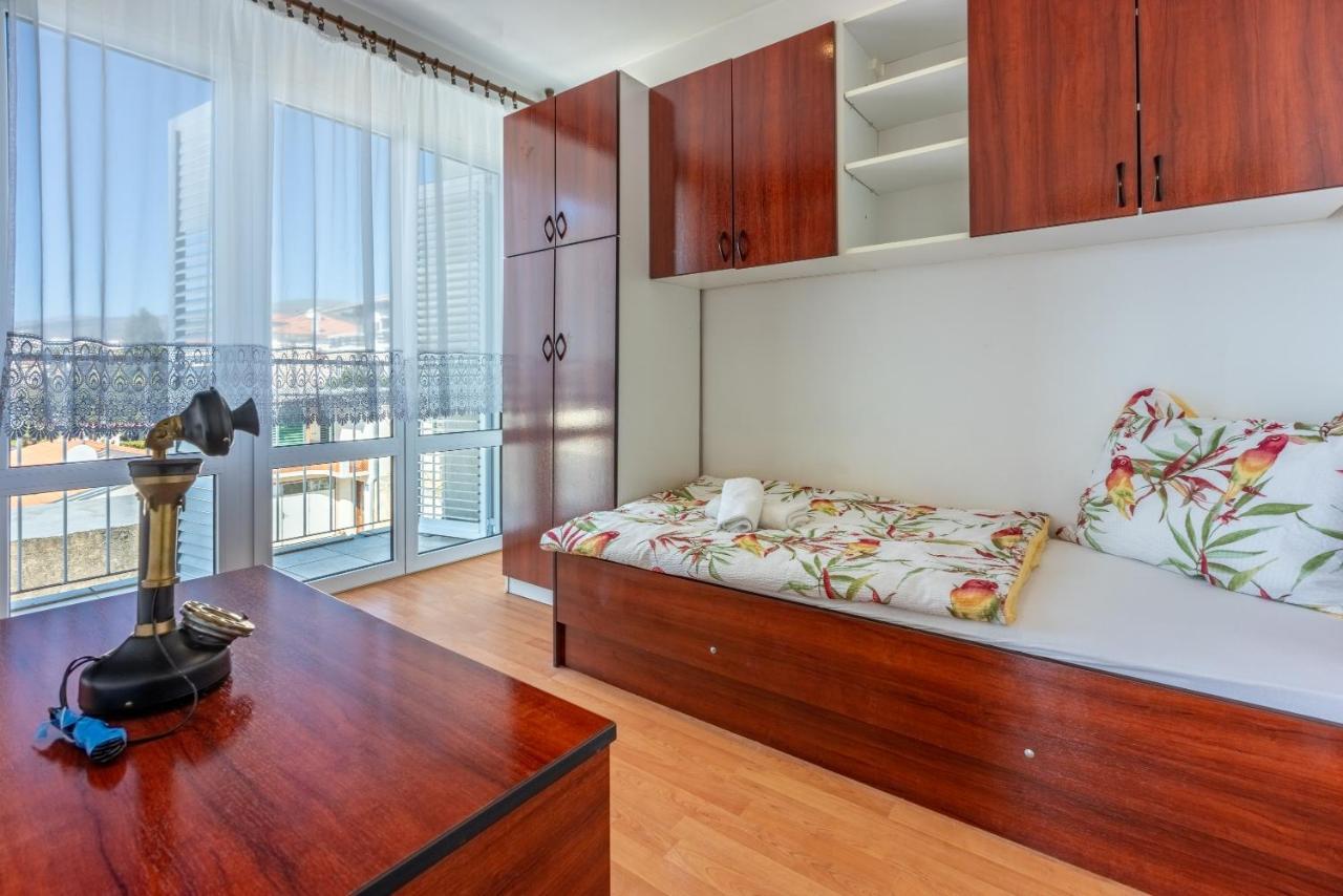 Apartment Mira 