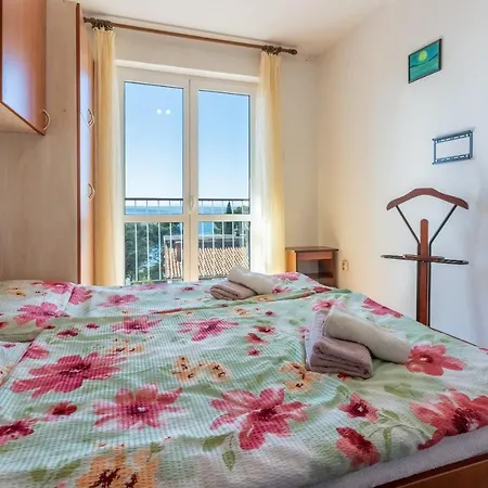 Apartment Mira 